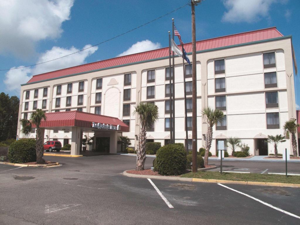 La Quinta Inn & Suites by Wyndham Maingate Fort Jackson
