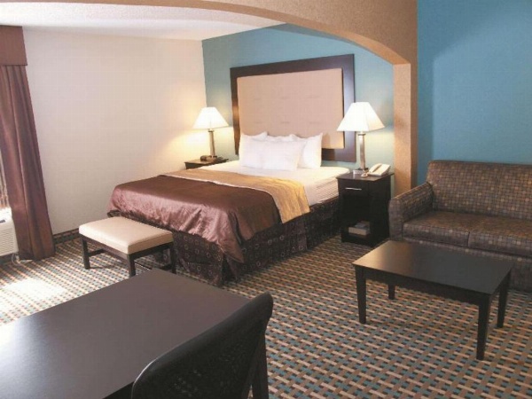 La Quinta Inn & Suites by Wyndham Maingate Fort Jackson image 30